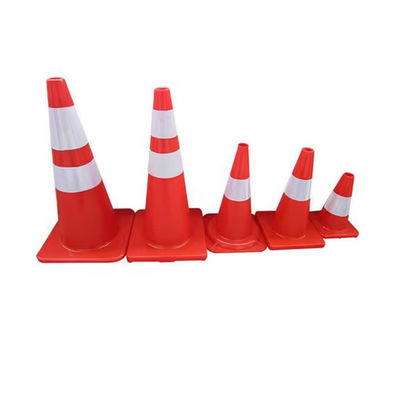 Acheter Les cônes de sécurité routière en PVC de haute visibilité, les cônes de route réfléchissants d' avertissement fabrication en ligne