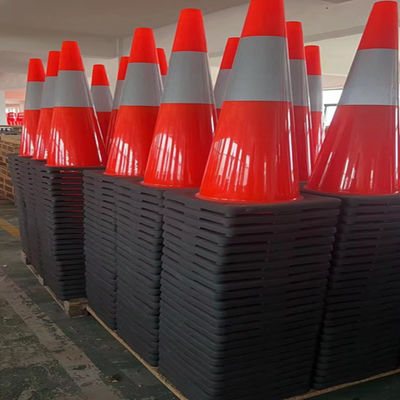 Acheter PVC cône de circulation routière haut visible des cônes de travail de la route réfléchissante fabrication en ligne