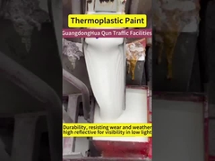 Peinture thermoplastique pour marquage routier avec revêtement lumineux et réfléchissant